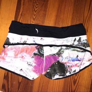 lululemon rare 8 speed shorts 2 way stretch